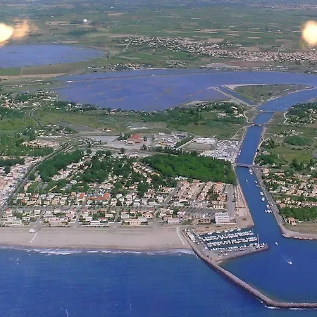 En Bord De Avec Piscine, Terrasse Et Parking Prive - Fr-1-387-67 *