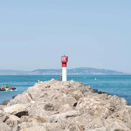 En Bord De Avec Piscine, Terrasse Et Parking Prive - Fr-1-387-67