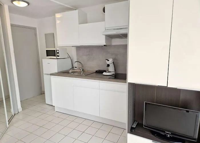 En Bord De Avec Piscine, Terrasse Et Parking Prive - Fr-1-387-67 * Marseillan (Herault)