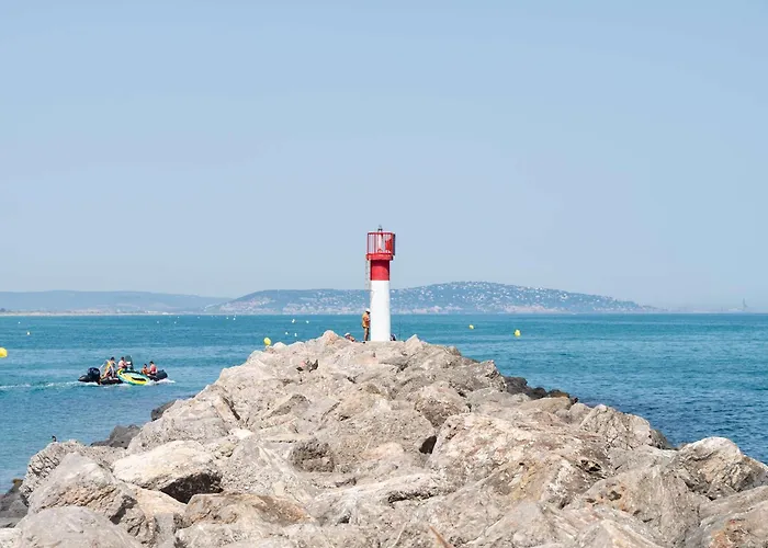 En Bord De Avec Piscine, Terrasse Et Parking Prive - Fr-1-387-67 * Marseillan (Herault)